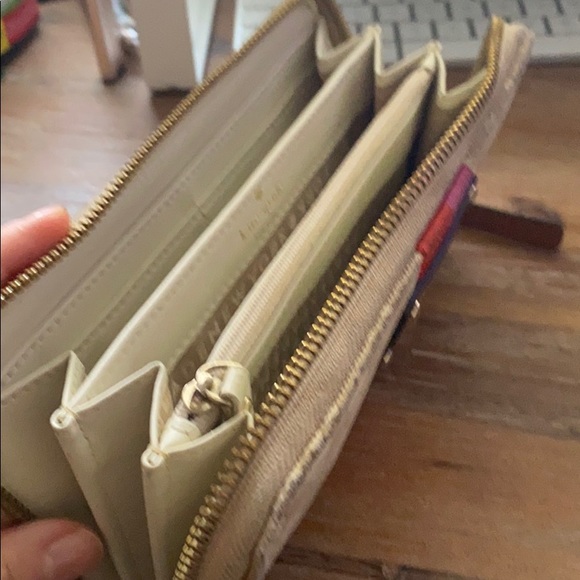 Kate Spade Large Wallet - Picture 3 of 3